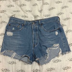 Levi distressed 501 size 31